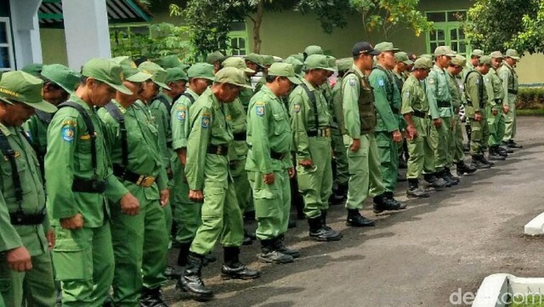 Ribuan Hansip Gaek Diterjunkan Kawal Pemilu 2019 di Ciamis Ribuan Hansip Gaek Diterjunkan Kawal Pemilu 2019 di Ciamis