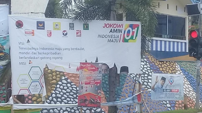 Baliho 01 di Jambi Dirobek Baliho 01 di Jambi Dirobek