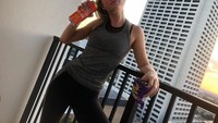 Meski doyan makan, tapi Brie rajin olahraga agar bentuk tubuhnya tetap terjaga. Meski begitu, terkadang Brie masih suka ngemil dengan keripik hingga minuman kaleng. Foto: Instagram @brielarson
