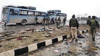 Ledakan terjadi di jalan tol yang menghubungkan Srinagar-Jammu, sekitar 20 kilometer dari Kota Srinagar di wilayah Kashmir yang dikendalikan India. REUTERS/Younis Khaliq.