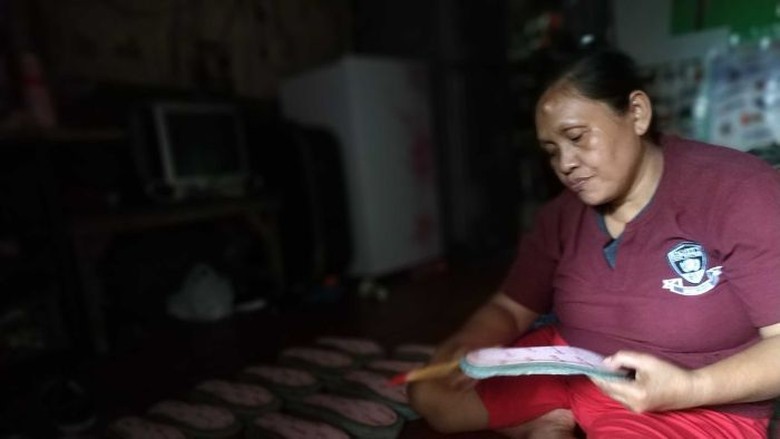 Tidak Diakui UU, Ribuan Pekerja Rumahan RI Rentan Eksploitasi Industri Tidak Diakui UU, Ribuan Pekerja Rumahan RI Rentan Eksploitasi Industri