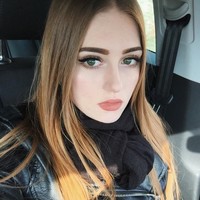 Punya 869 ribu lebih pengikut di Instagram, Julia kerap kali membagikan berbagai aktivitas dirinya mulai dari potret selfie hingga rutinitas olahraga yang ia jalani. Foto: Instagram @julia_vins