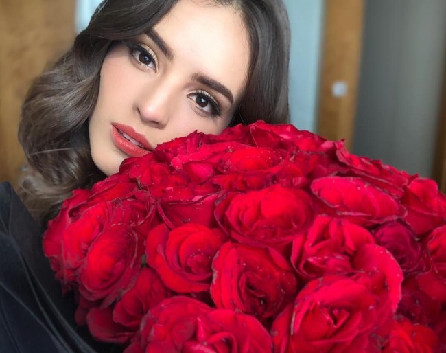 Pemenang Miss Mexico 2018 ini juga membagikan rahasia penampilan cantiknya. Menurut Vanessa rajin membersihkan wajah, memakai moisturizer, tidak menggunakan banyak makeup, tidur yang cukup, menghindari kopi, tidak merokok, dan tak minum alkohol adalah rahasia dirinya mendapatkan kulit yang cantik dan sehat. dok. Instagram @vanessaponcedeleon