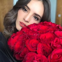 Pemenang Miss Mexico 2018 ini juga membagikan rahasia penampilan cantiknya. Menurut Vanessa rajin membersihkan wajah, memakai moisturizer, tidak menggunakan banyak makeup, tidur yang cukup, menghindari kopi, tidak merokok, dan tak minum alkohol adalah rahasia dirinya mendapatkan kulit yang cantik dan sehat. dok. Instagram @vanessaponcedeleon