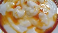 Bubur sumsum yang dibuat dari tepung beras dan diberi saus gula merah ini dipercaya masyarakat Jawa bisa pulihkan tenaga. Manis lembut rasanya. Foto : Instagram @vickaalya1208