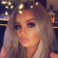 Namun kebahagiaan yang dirasakan Jane tak berlangsung lama. Aku punya banyak uang tapi hidupku hampa. Apakah ini tujuan hidupku? Aku pikir uang akan membuat hidupku 10 kali lebih baik tapi malah membuat 10 kali lebih buruk, ujarnya kepada Sunday People. Foto: Instagram @janeparkx