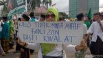 Ribuan Santri Turun ke Jalan Dalam Aksi Bela Mbah Moen