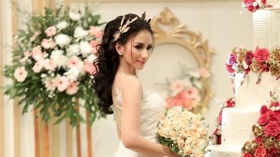 Momen Bahagia Pernikahan Bella Luna