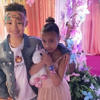 Caiden Mills masih berusia 7 tahun. Namun Caiden sudah memiliki Instagram (yang tentu dijalankan oleh orangtuanya) dan menulis jika North adalah boo alias pacarnya. Foto: Dok. Instagram/caiden817