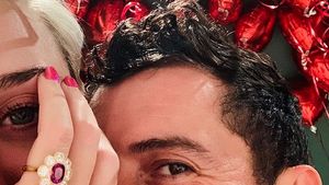 Love is in the Air! Katy Perry Akui Bertunangan dengan Orlando Bloom