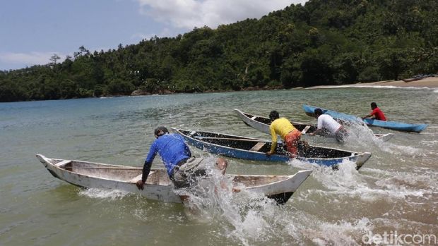 Tak sedikit wisatawan yang datang untuk masin selancar (dok Joni Surfcamp)
