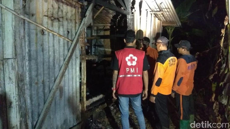 Kebakaran Gara-gara Obat Nyamuk di Demak, Seorang Kakek Tewas Kebakaran Gara-gara Obat Nyamuk di Demak, Seorang Kakek Tewas