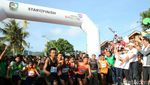 Foto: Serunya Menteri Rini di Chocolate Glenmore Run Banyuwangi