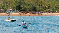 Surfcamp ini menyediakan peralatan lengkap. Terdapat juga fasilitas bagaimana cara berselancar (dok Joni Surfcamp)