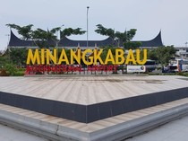 Sempat Ditutup Gegara Erupsi Marapi, Bandara Minangkabau Kembali Beroperasi