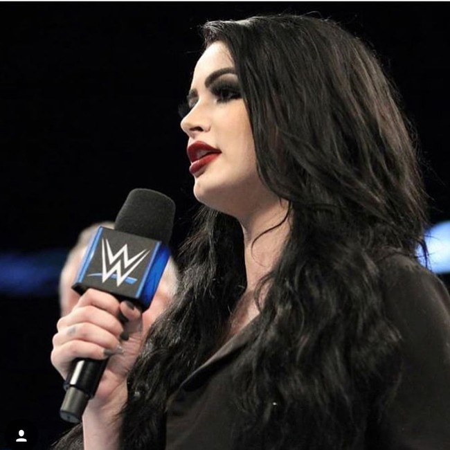 Belakangan Paige memang sudah tak lagi tampil di ring. Ia dikabarkan mengalami sejumlah masalah personal hingga cedera. Tersebarnya video seks Paige di tahun 2017 pun semakin membuat wanita seksi itu depresi. Foto: Instagram @realpaigewwe