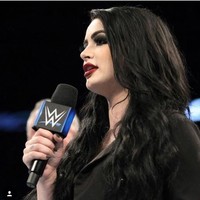 Belakangan Paige memang sudah tak lagi tampil di ring. Ia dikabarkan mengalami sejumlah masalah personal hingga cedera. Tersebarnya video seks Paige di tahun 2017 pun semakin membuat wanita seksi itu depresi. Foto: Instagram @realpaigewwe