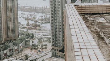 Ia terus mengupload foto-foto terbarunya yang bikin kaki ngilu melihatnya. (Foto: Instagram/angela_nikolau)