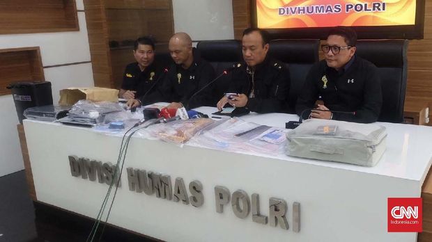 Satgas Anti Mafia Bola masih punya waktu empat bulan untuk mengungkap kasus pengaturan skor.