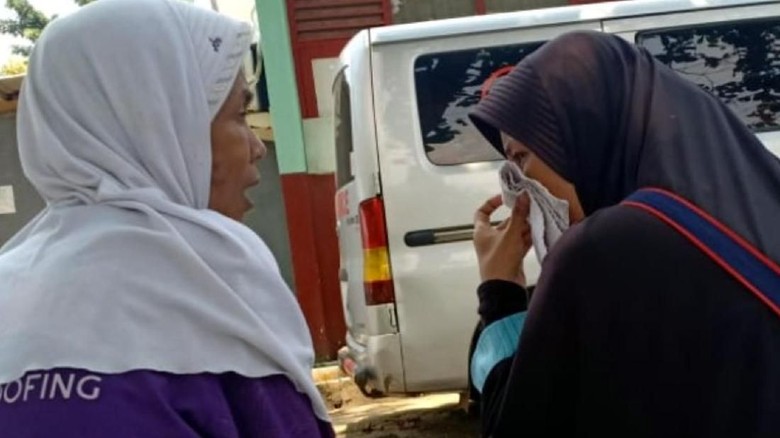 Kisah Haru Keluarga yang 8 Tahun Cari Ibu Lalu Bertemu di Panti Kisah Haru Keluarga yang 8 Tahun Cari Ibu Lalu Bertemu di Panti