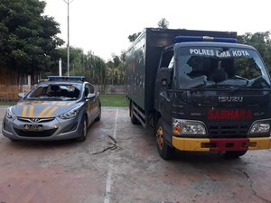 Cerita Polisi soal Mobil Diadang Bule di Tengah Jalan, Dipukul-Dirusak