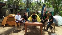 Pantai Wedi Awu di Kabupaten Malang bisa jadi pilihan bagi traveler yang mau belajar atau main surfing. Alasannya, ada Joni Surfcamp yang bisa jadi tempat belajar (dok Joni Surfcamp)  