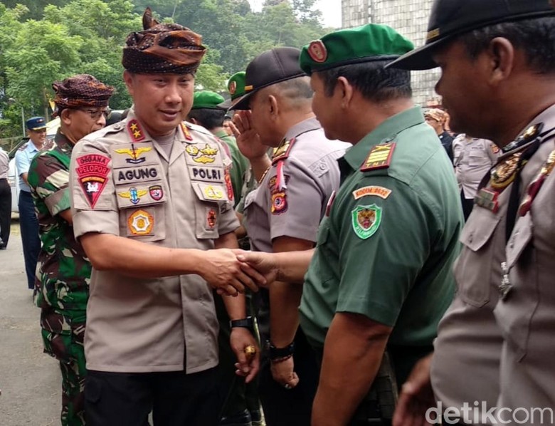 Kapolda Jabar Ajak Masyarakat Sukabumi Jaga Keamanan Pemilu Kapolda Jabar Ajak Masyarakat Sukabumi Jaga Keamanan Pemilu