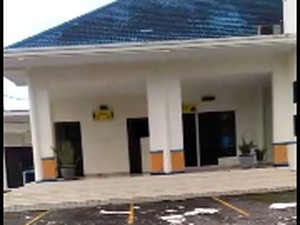 Hujan Disertai Angin Kencang Bikin Kaca dan Plafon Bandara Jember Rusak