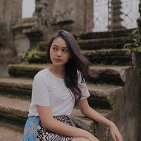 “Jika aku menjadi Miss Indonesia aku akan memaksimalkan ini sebagai kekuatanku untuk melanjutkan motivasiku untuk menjadi suara para pemuda khususnya perempuan muda untuk memberdayakan mereka dan meningkatkan kesadaran tentang politik sosial dan krisis,” jawab Princess dalam bahasa Inggris. Foto: Instagram