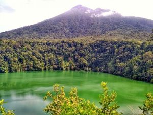 Danau Tolire: Legenda Asal Usul dan Kisah Misterinya