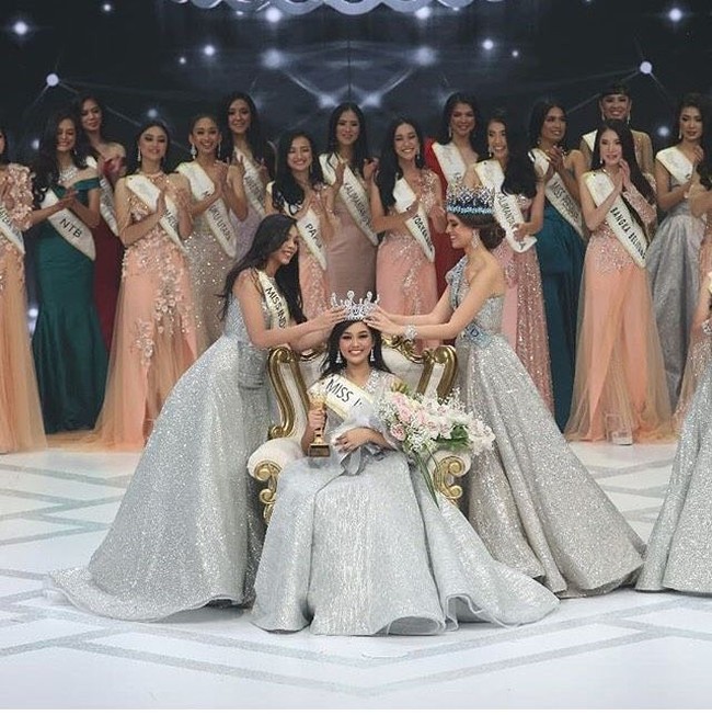 Selain itu, berdasarkan keterangan di Facebook official Miss Indonesia, wanita yang memiliki tinggi 173 cm ini juga aktif di dunia modeling dan menjajal akting di film Not Balok. Foto: Instagram