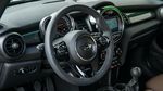 Mobil Ikonik MINI Edisi 60 Tahun