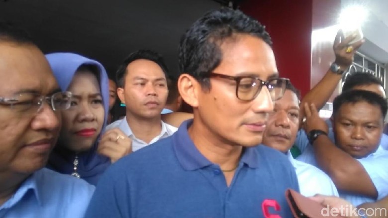 TKN Pamer Capaian 4 Tahun Jokowi, Sandi: Masih Banyak Kekurangan TKN Pamer Capaian 4 Tahun Jokowi, Sandi: Masih Banyak Kekurangan