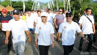 Berikut potret Menteri Rini saat meninjau lokasi perlombaan (Ardian Fanani/detikTravel)