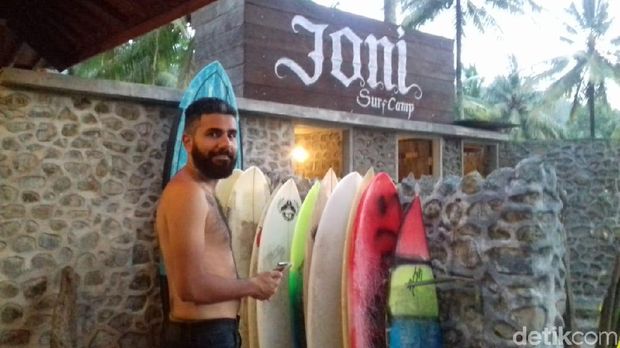 Joni si empunya Surfcamp 