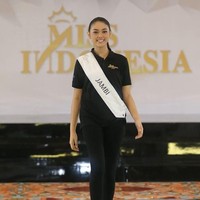 Berusia masih sangat muda yakni 18 tahun, Princess berhasil mengalahkan 33 kontestan lain yang berasal dari berbagai provinsi di Indonesia. Foto: Instagram