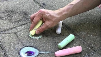 Meski sederhana tentu Zinn harus bisa membuat gambar itu menyatu agar bisa bercerita. (Foto: Instagram/davidzinn)