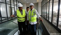 Dalam kunjungan tersebut Menhub meninjau progres revitalisasi Stasiun Manggarai.
