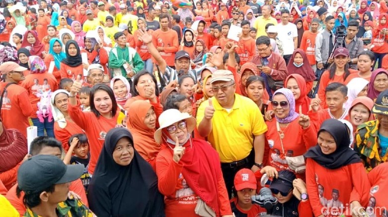 Bertemu Ribuan Nelayan, Bupati Sukabumi Ajak Menangkan Jokowi Bertemu Ribuan Nelayan, Bupati Sukabumi Ajak Menangkan Jokowi