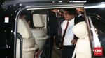Lambaian Tangan Prabowo Saat Tiba di Lokasi Debat Capres Kedua