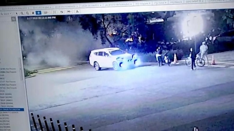 Polri Pastikan Ledakan di Senayan Berasal dari Petasan: Asapnya Putih Polri Pastikan Ledakan di Senayan Berasal dari Petasan: Asapnya Putih