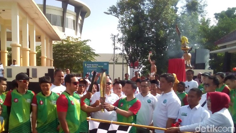 15 Kota di Jateng Bakal Dilewati Api Kirab Cinta Jokowi-Maruf 15 Kota di Jateng Bakal Dilewati Api Kirab Cinta Jokowi-Maruf