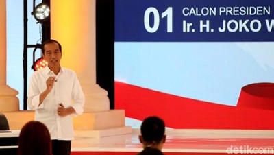 Diserang Soal Infrastruktur oleh Prabowo, Begini Ekspresi Jokowi