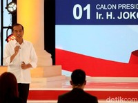 Prabowo Sebut Pembangunan Infrastruktur Grasa Grusu, Jokowi Membantah