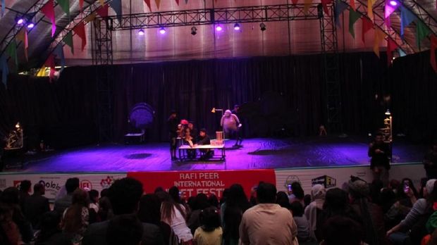 Teater Boneka Papermoon Indonesia Tampil di Kota Budaya Lahore