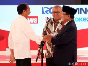 Polemik Pidato Jokowi dan Prabowo di Hari Minggu