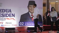 Jokowi datang didampingi sang istri, Iriana.