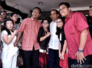 Usai Joging, Jokowi Bawa Istri, Anak, dan Cucu Makan Siang Bersama