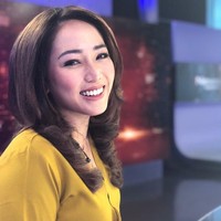 Mengintip akun Instagram Anisha Dasuki, wanita ini sering memamerkan gayanya saat sedang menjalani profesi sebagai presenter berita. Tentu ia memakai busana yang rapi dan formal. Foto: Instagram @anishadasuki