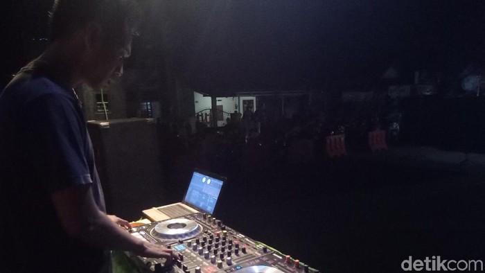 Keren! Nobar Debat Capres di Dompu NTB Ada Live Dj